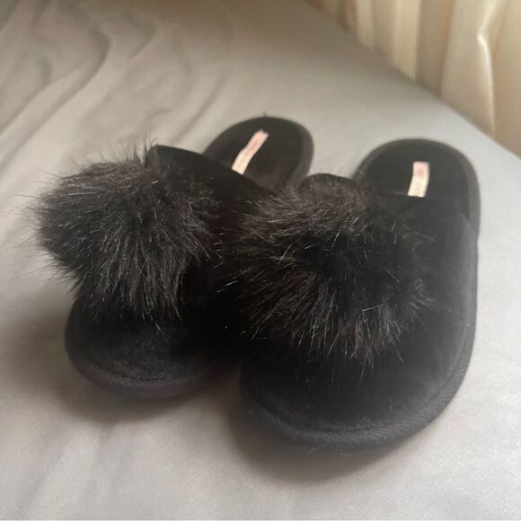 Victoria’s Secret Womens M Slide Slippers Velvet Faux Fur Poof Soft Lounge - Picture 1 of 10